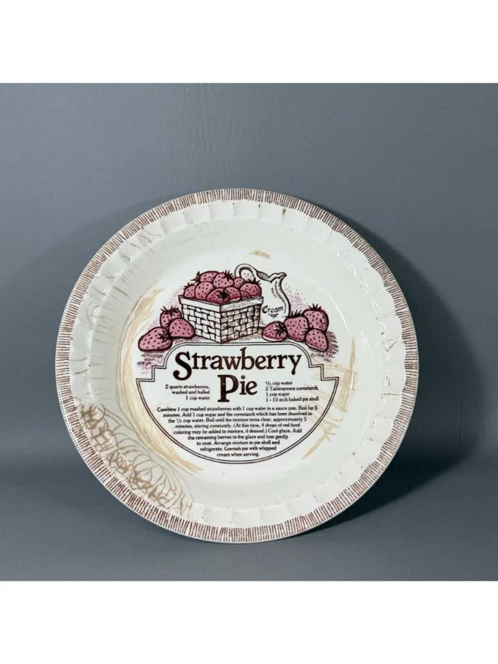 Vintage Royal China Jeannette Strawberry Pie Plate Dish 11